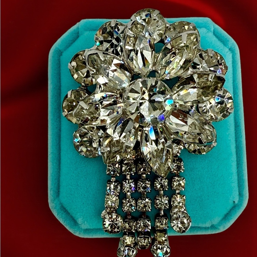 Vintage Layered Rhinestone Flower Brooch & Pendant with Dangles –Silver Tone EUC - Picture 17 of 17